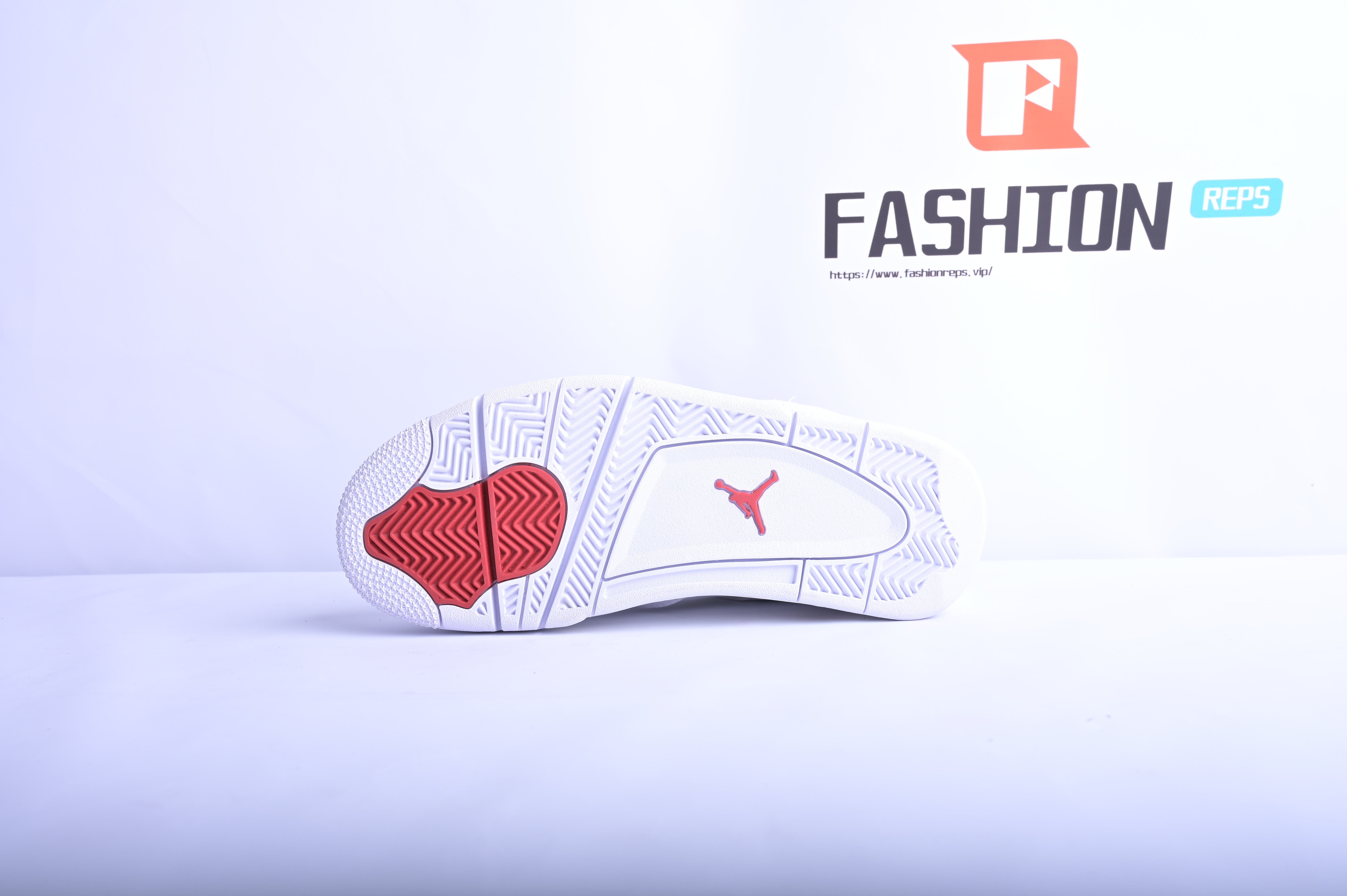 Air Jordan 4 White University Red CT8527-112