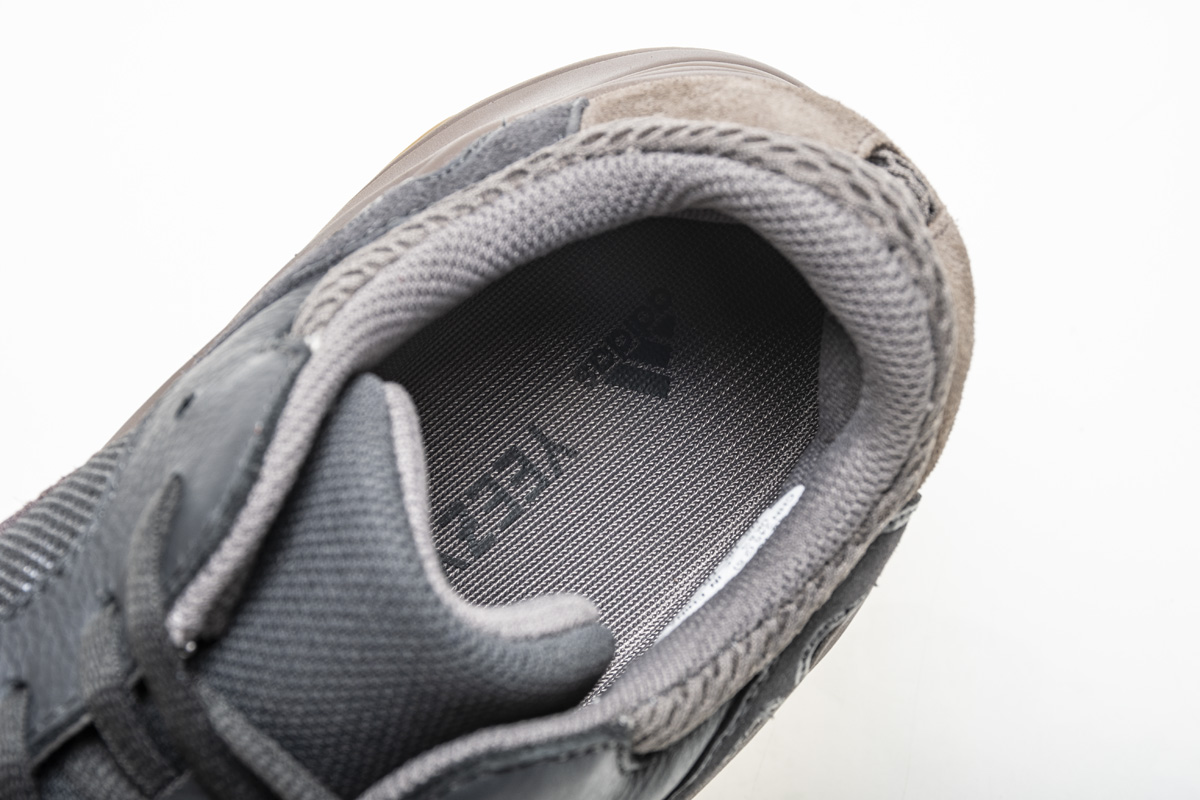 Yeezy Boost 700 “Mauve” EE9614