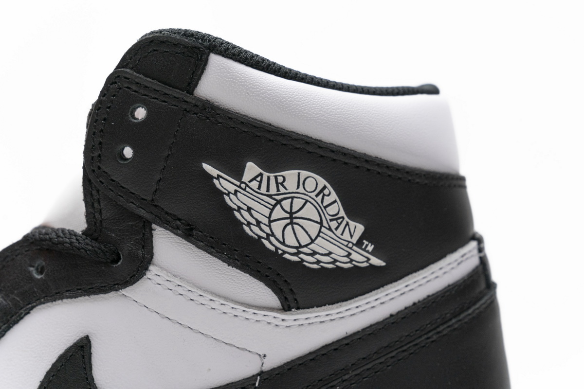Air Jordan 1 Retro High OG Black White  555088-010
