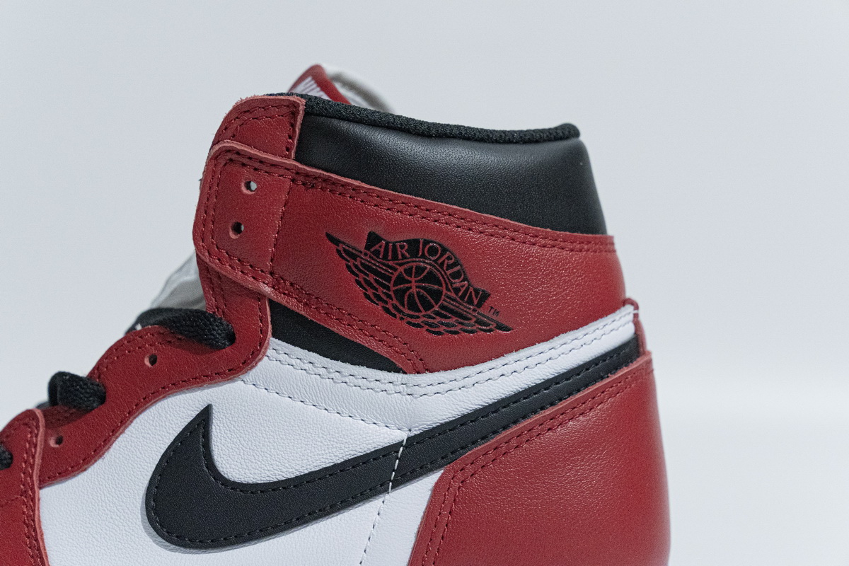 H12  Air Jordan 1 High OG Chicago 555088-101