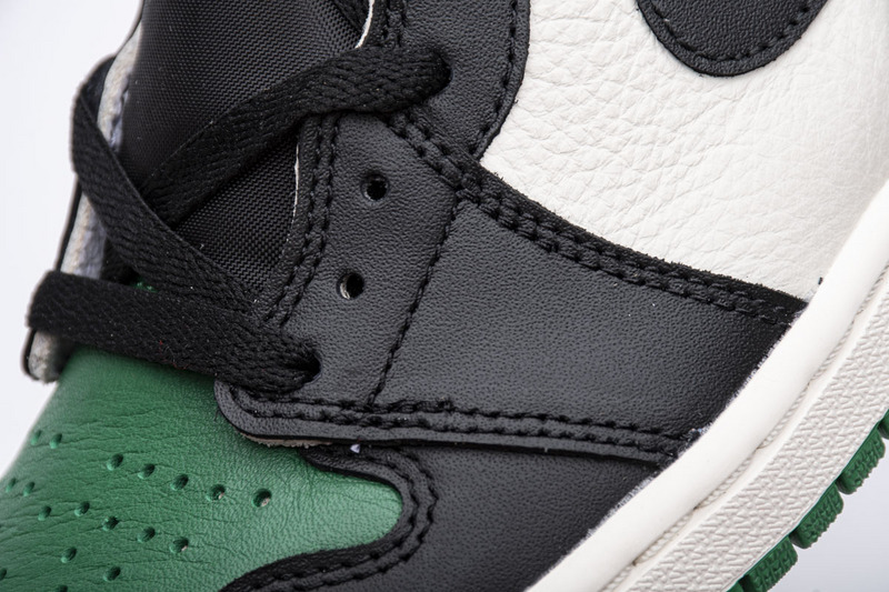 Air Jordan 1 High OG “Pine Green”555088-302
