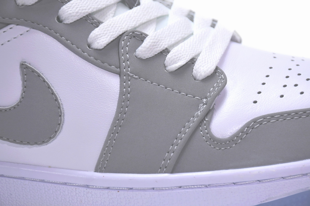Air Jordan 1 Low Wolf Grey  DC0774-105