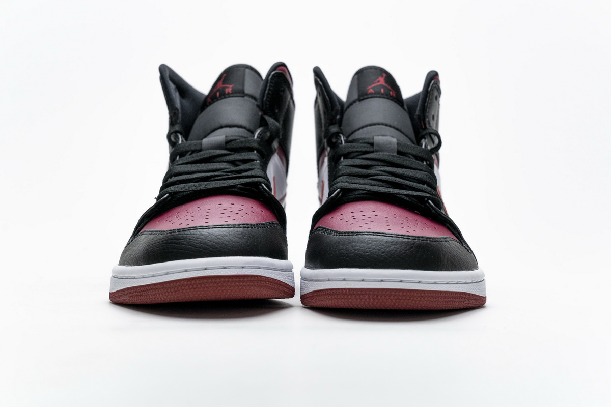Air Jordan 1 Mid Bred Toe 554724-066