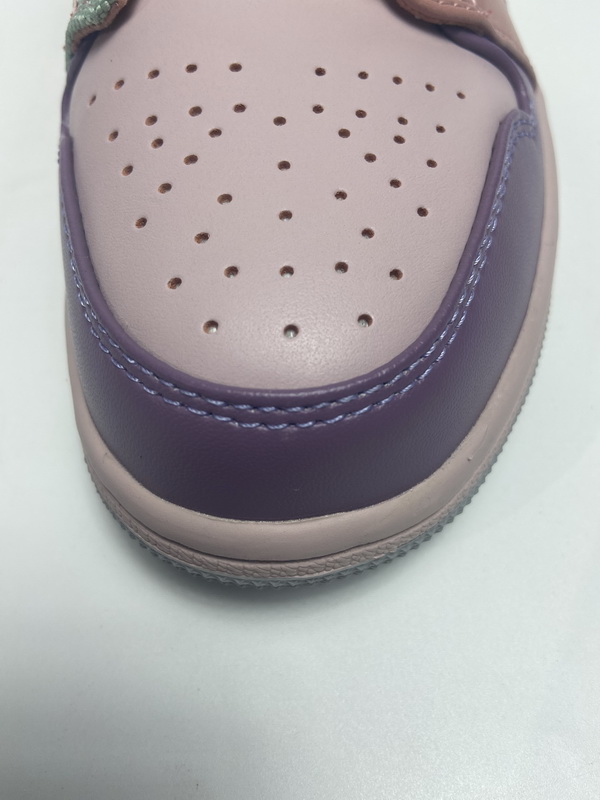Air Jordan 1 Low SE Champagne  DJ5196-615