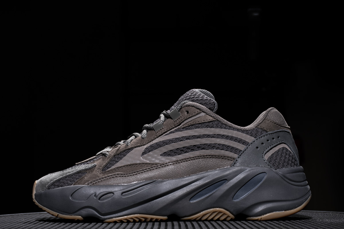 PK GOD  Yeezy Boost 700 V2“Geode”EG6860