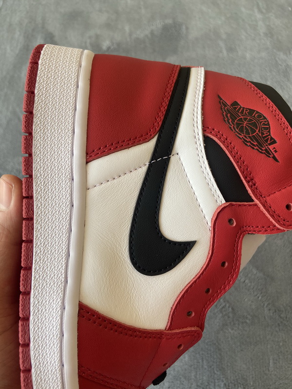 Air Jordan 1 High OG Chicago   555088-101