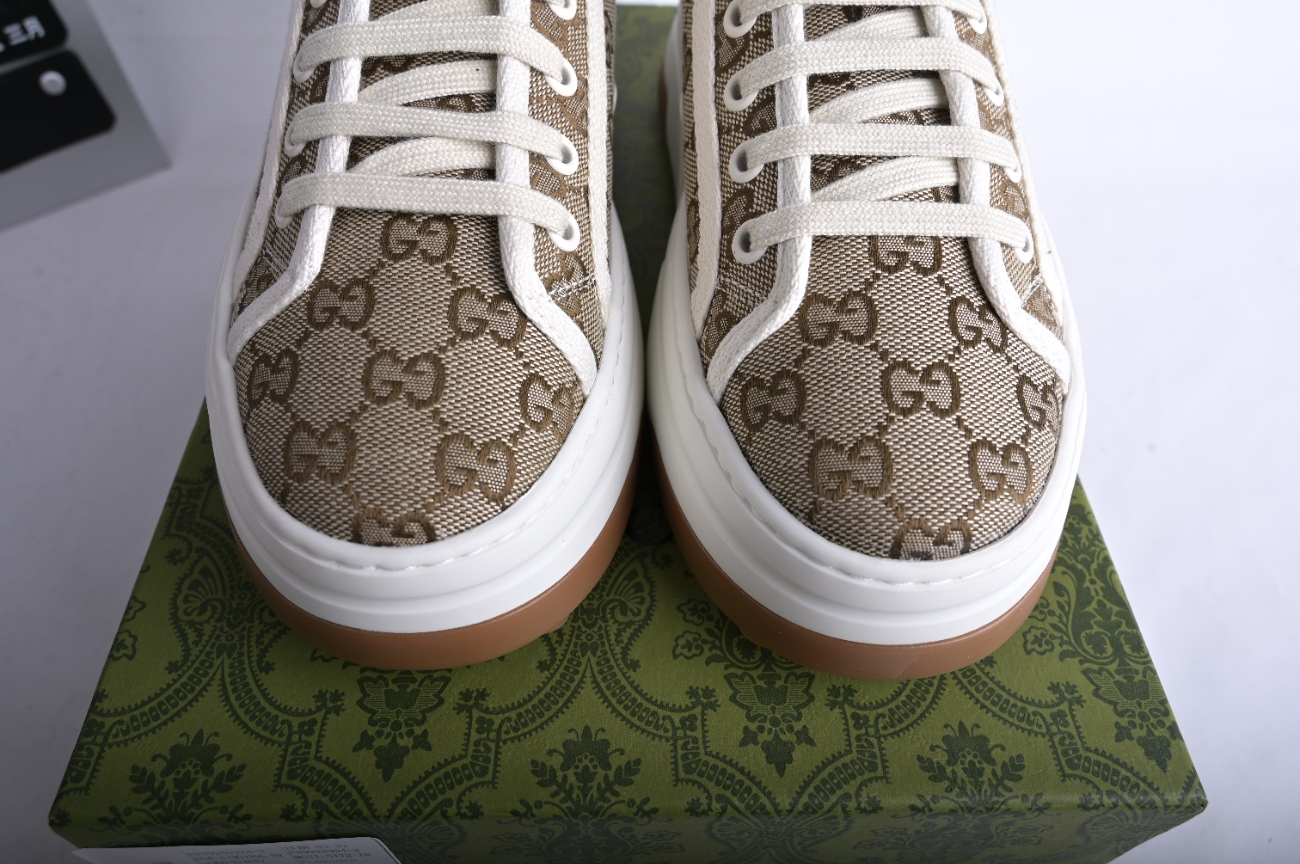 GUCCI Interlocking 745999 20Q20 9745