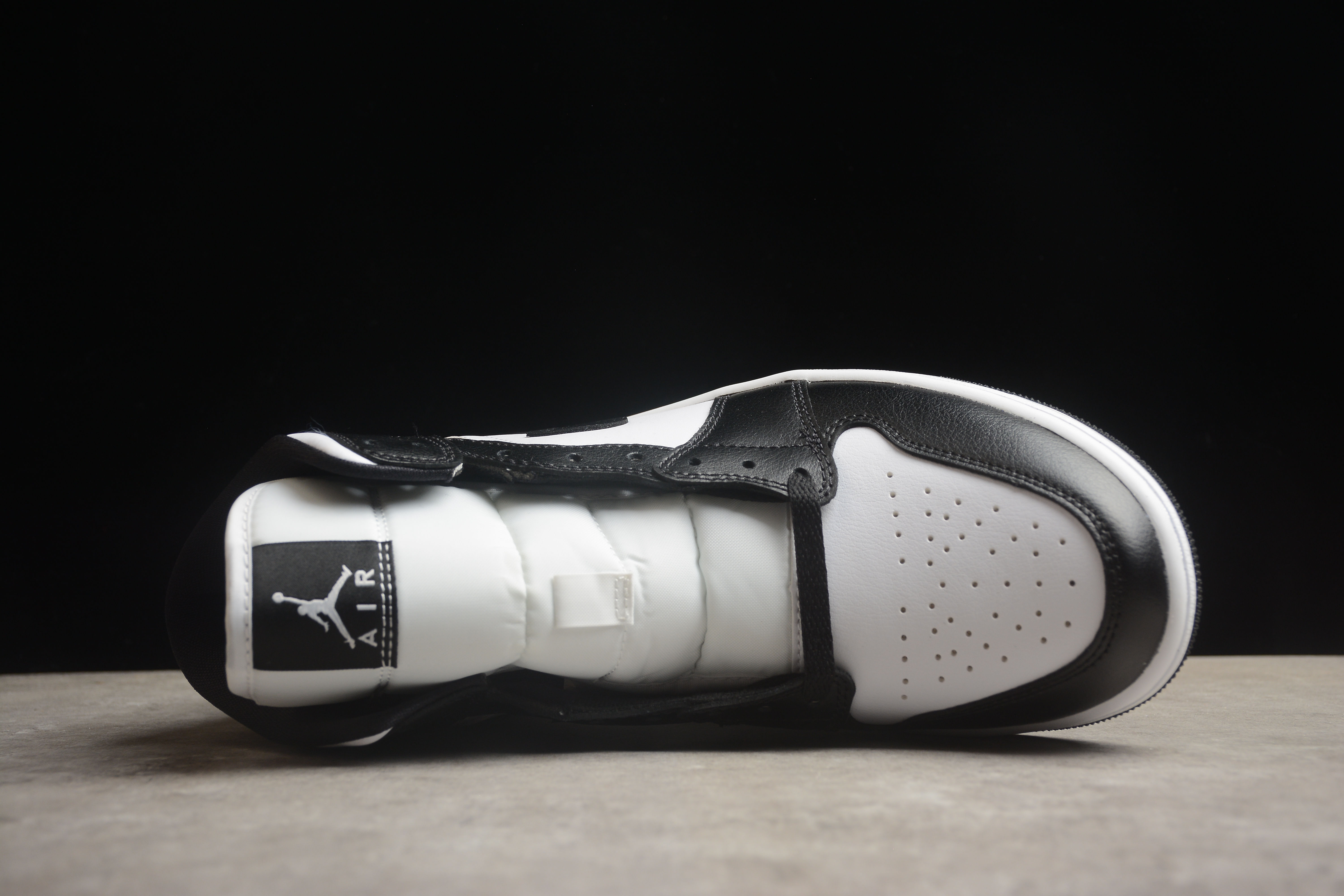 Jordan 1 Mid DV0991 101