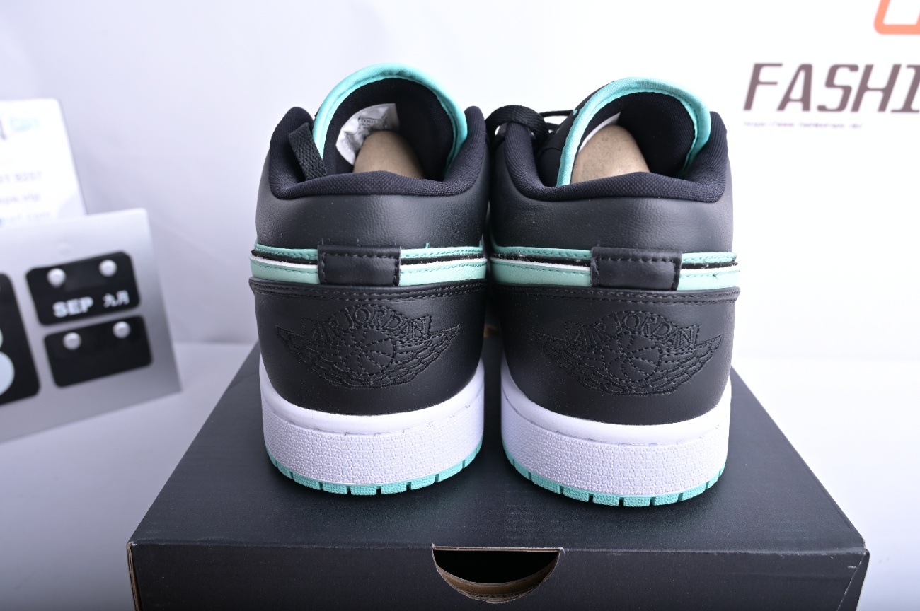 Air Jordan 1 Low SE Tropical Twist  CK3022-301