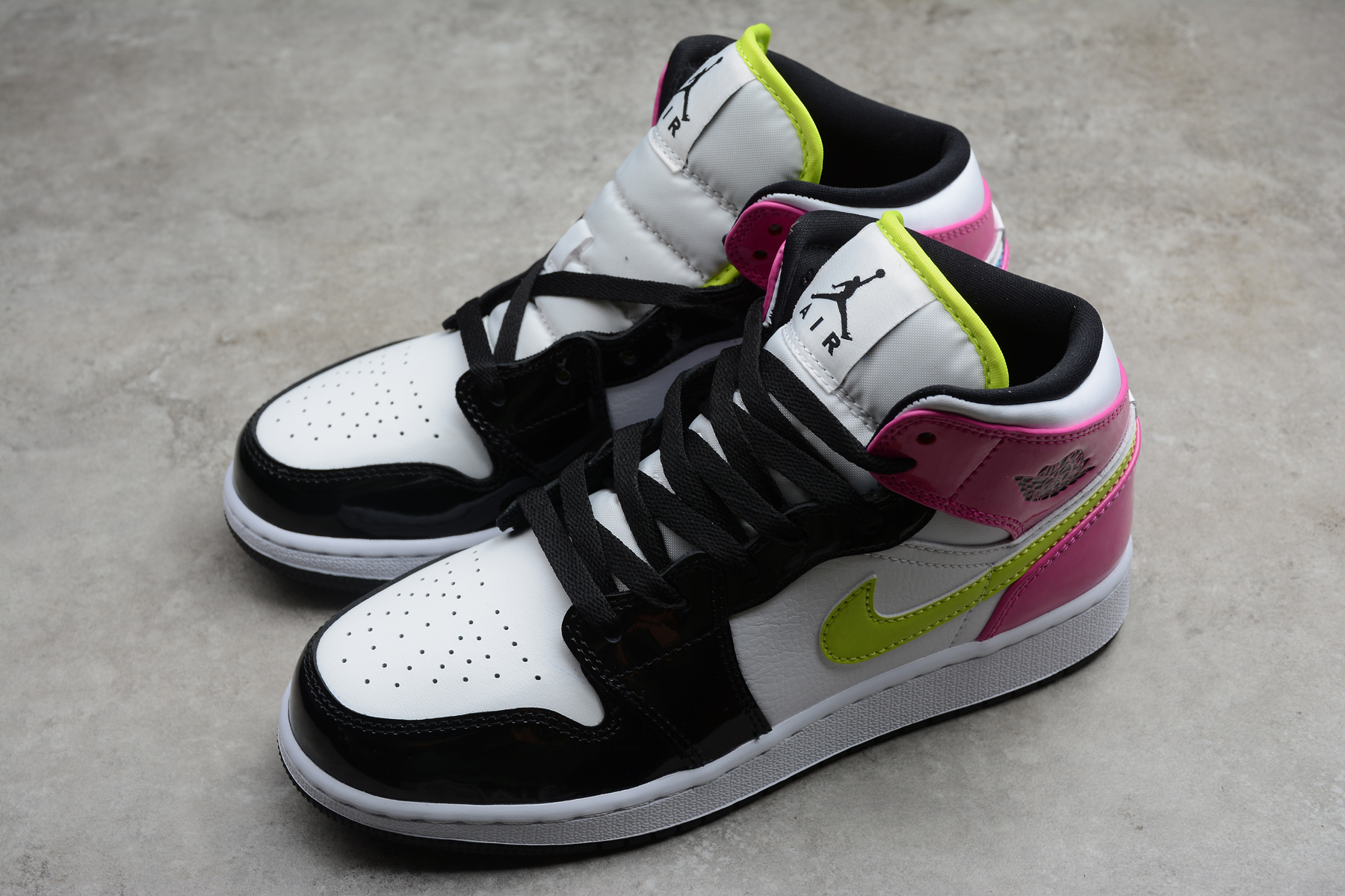 Air Jordan 1 Mid   CZ9835-100