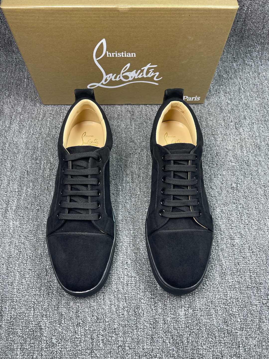 Lubotin Suede Round Toe Lace-Up Low-Top Sneakers 3170052B074
