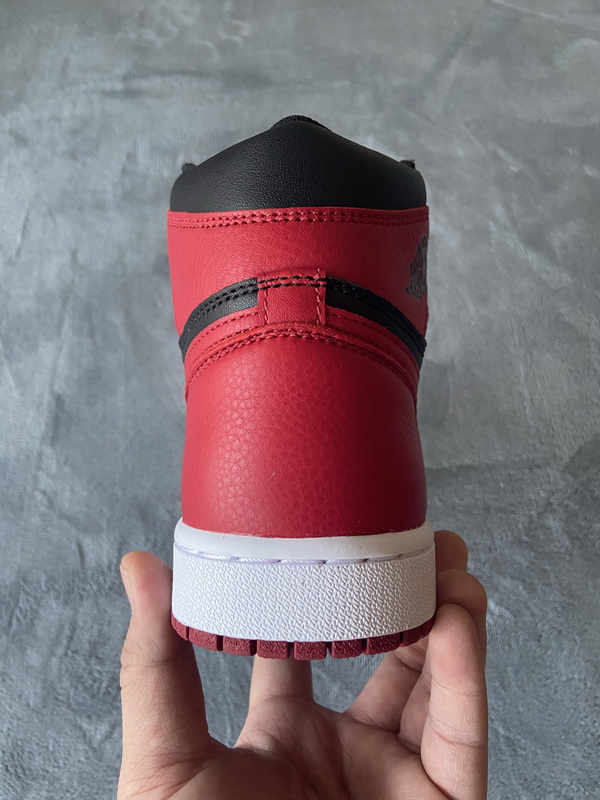 Air Jordan 1 High Banned  555088-001
