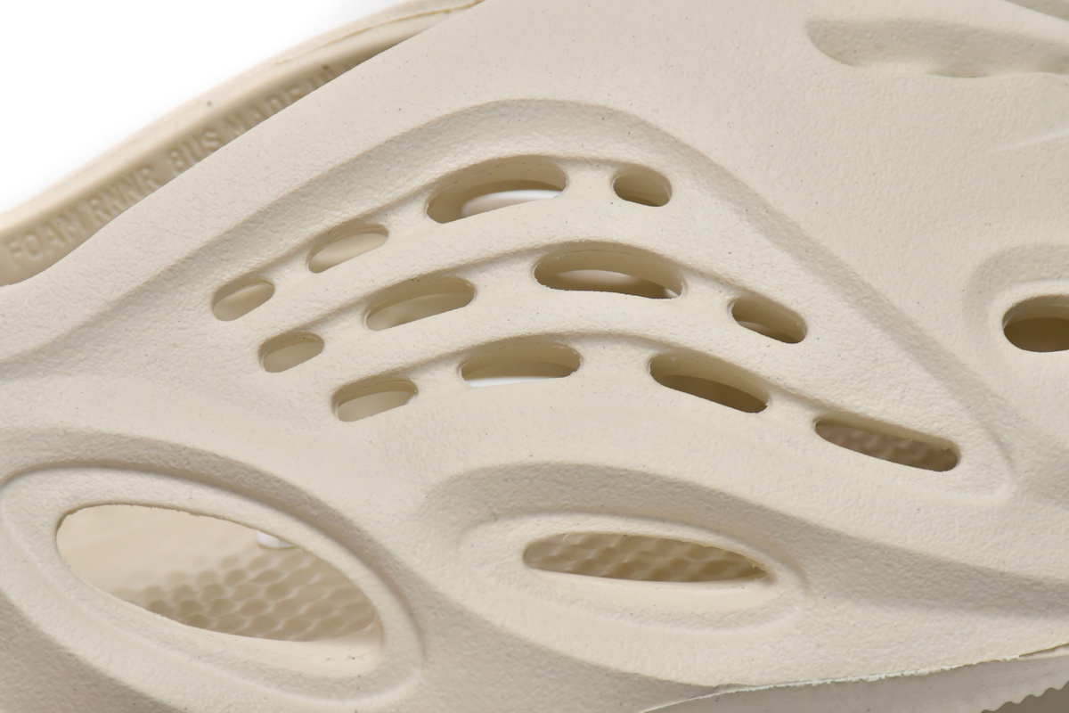 adidas Yeezy Foam Runner Sand   FY4567