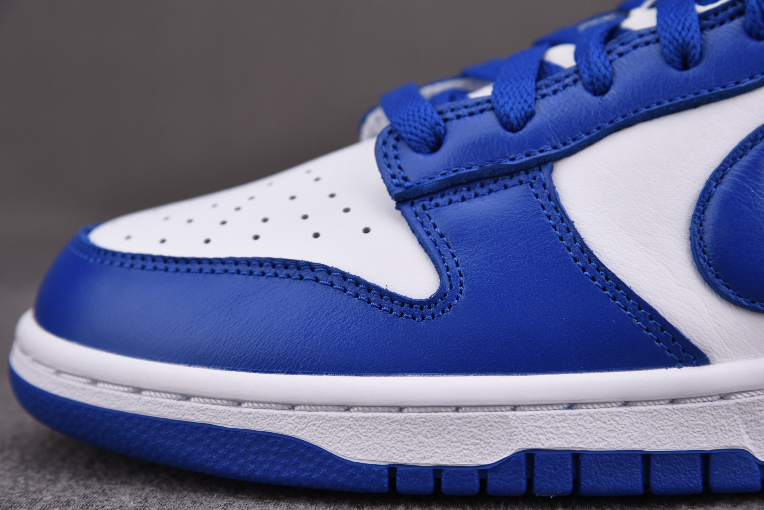 M Batch  Nike Dunk Low SP Low SP “Kentucky”  CU1726-100