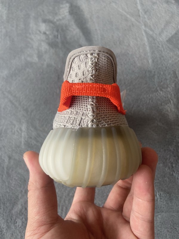KID shoes adidas Yeezy Boost 350 V2 Tail Light  FX9017