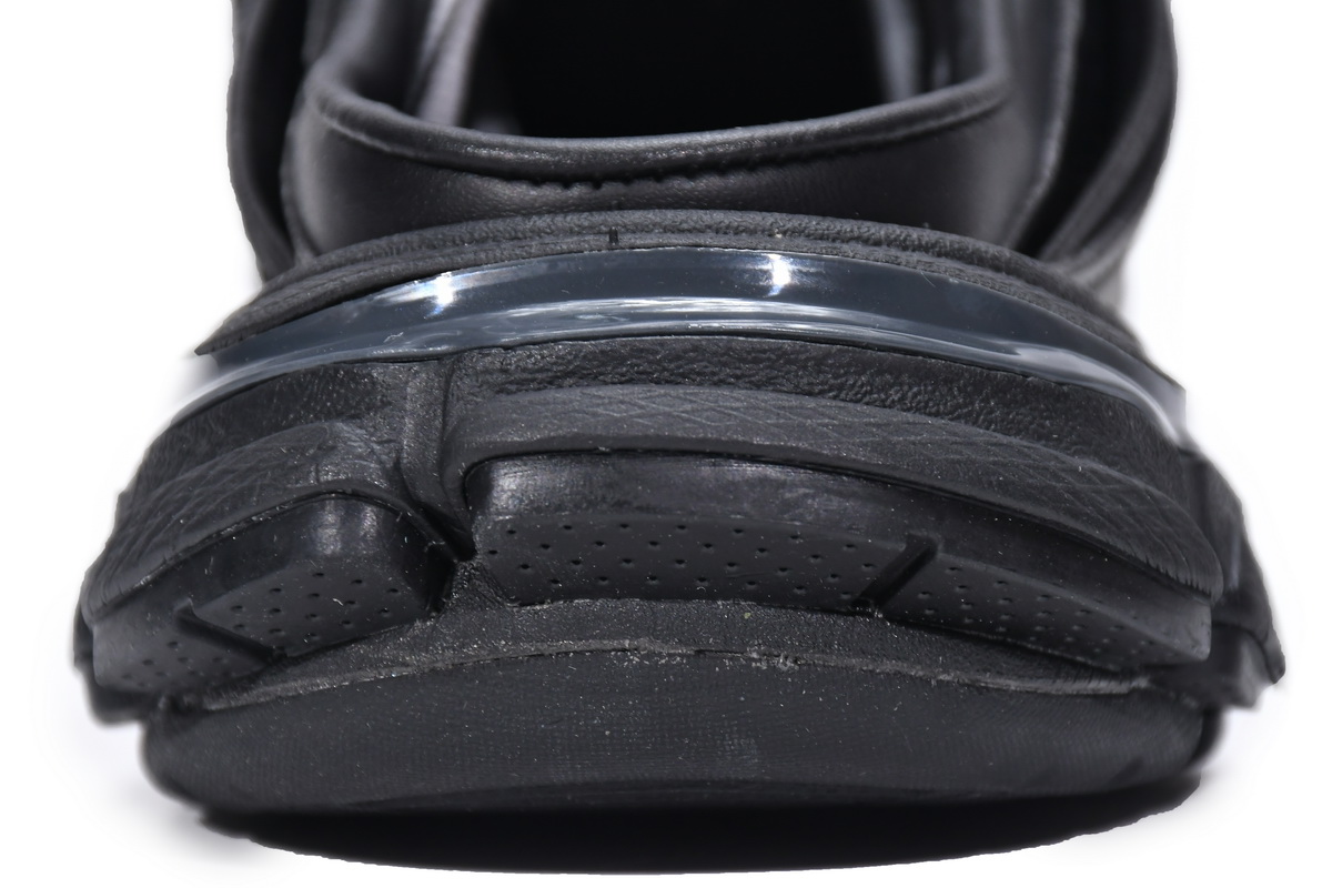 Ba***ci*ga Track Black  653813 W3CP3 1000