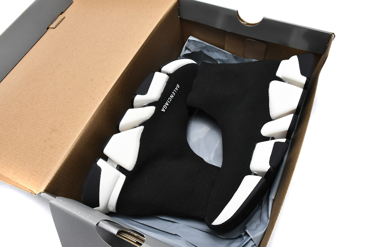 Ba***ci*ga Speed 2.0 Sneaker Black White  B33