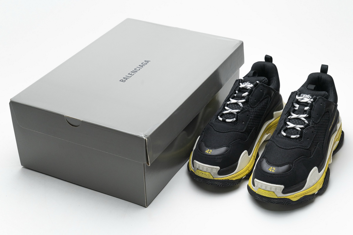 Ba***ci*ga Triple S Black Yellow  483513 W06E1 1078