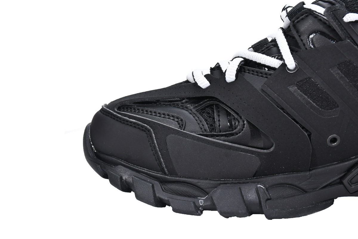 Ba***ci*ga Track Black  653813 W3CP3 1000