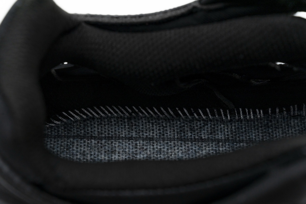 Ba***ci*ga Track 2 Sneaker Black    570391 W2GN1 1000
