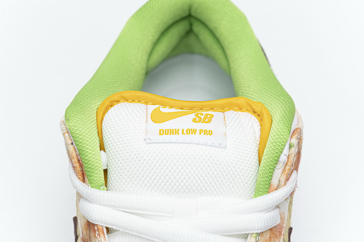 Nike SB Dunk Low Street Hawker   CV1628-800