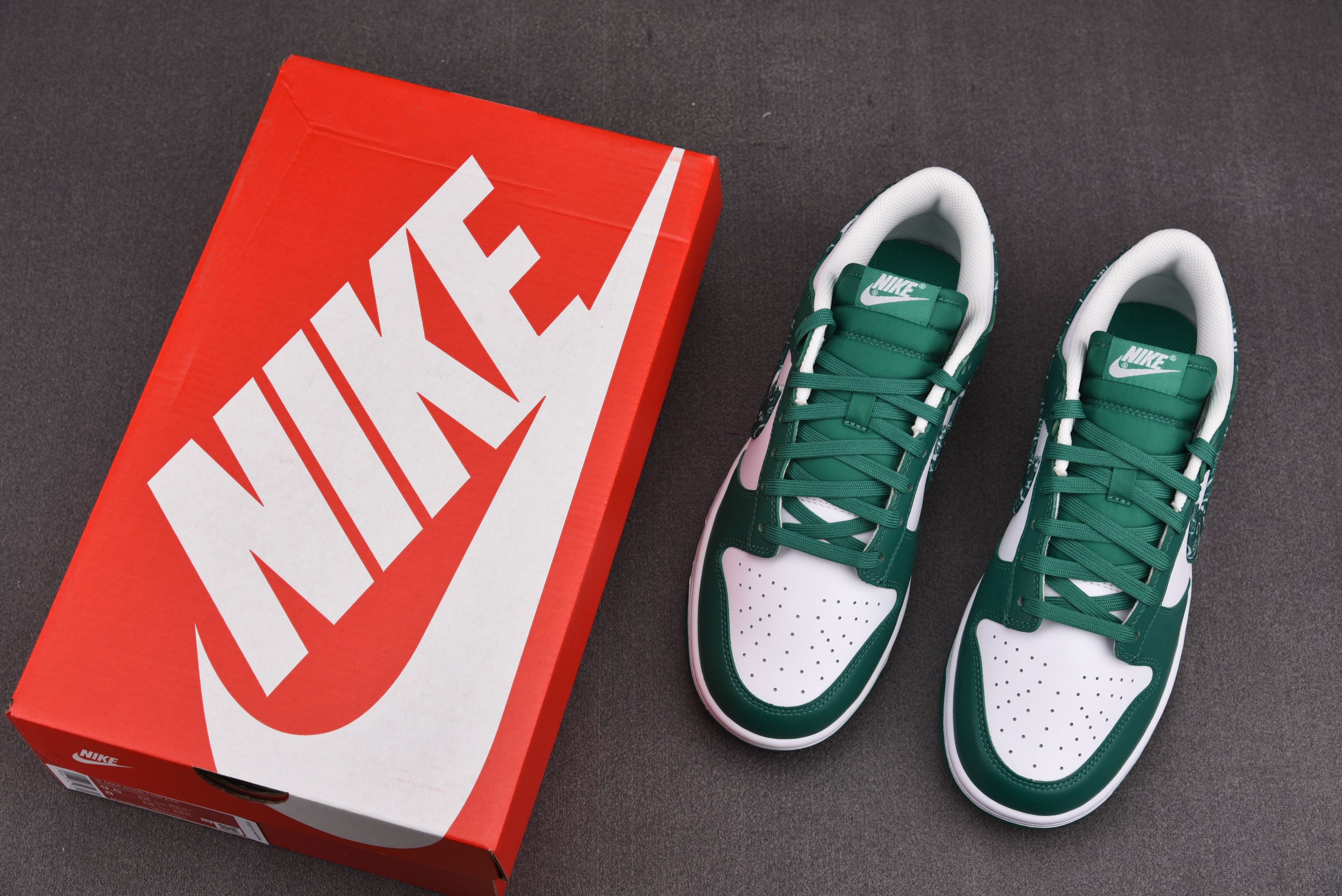 M Batch   Nike Dunk Low ESS Green Paisley   DH4401-102