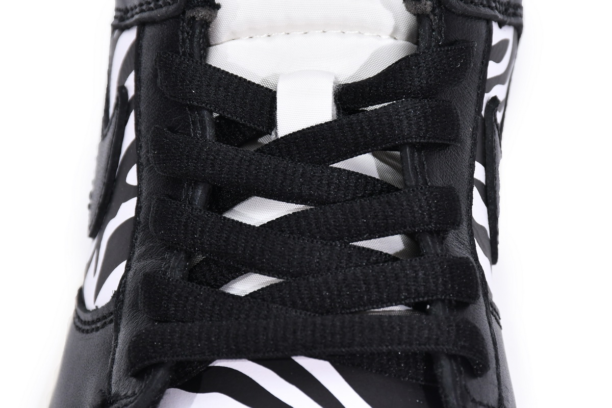 Quartersnacks x Nike SB Dunk Low Zebra    DM3510-001