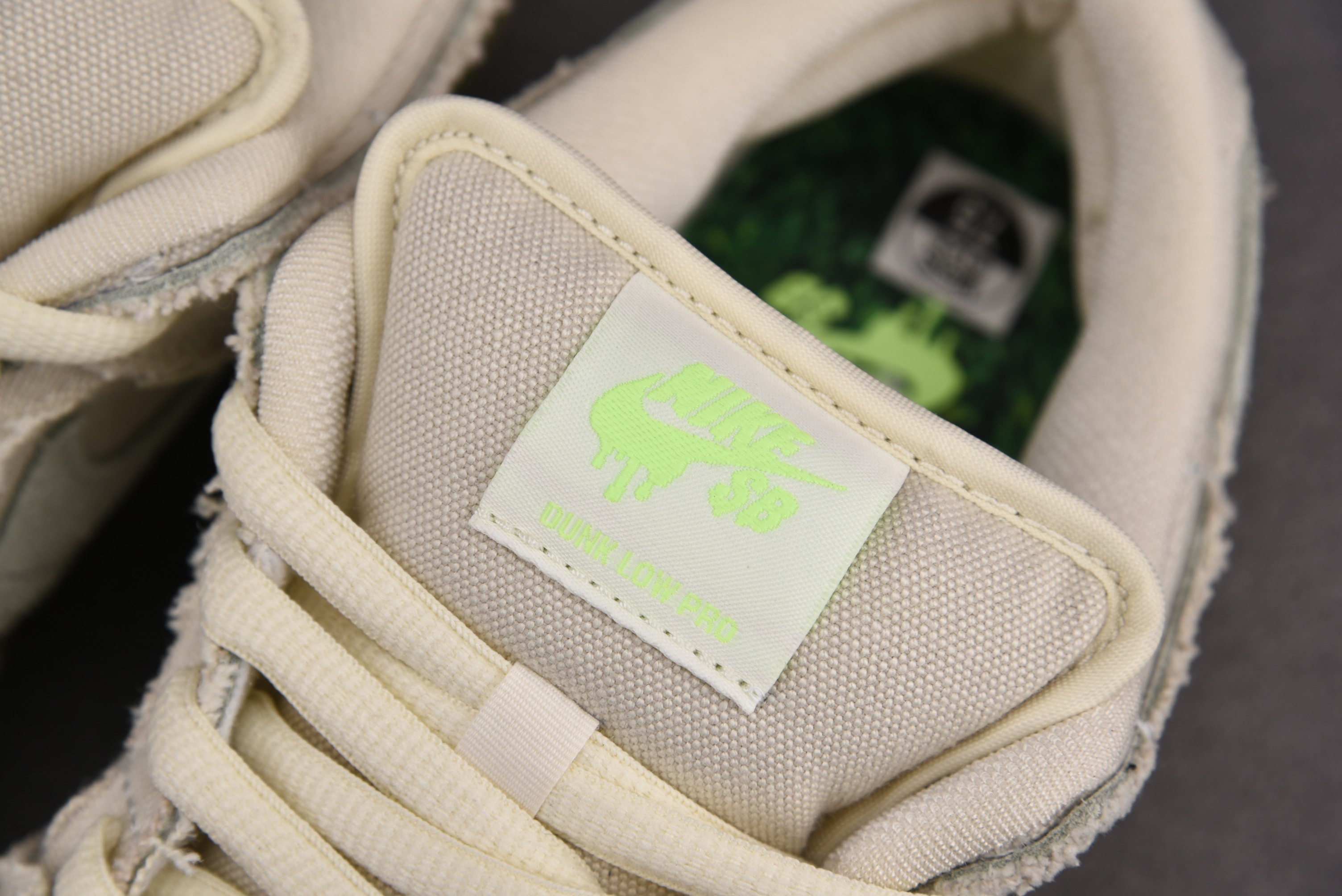 M Batch  SB Dunk Low “Mummy” DM0774-11