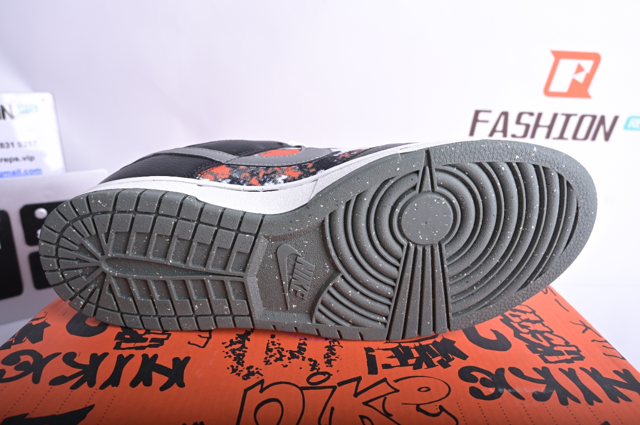 Nike Dunk Low Graffiti Black Red  DM0108-001