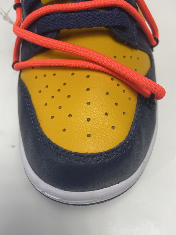 OFF WHITE X Nike Dunk SB Low White Michigan  CT0856-700