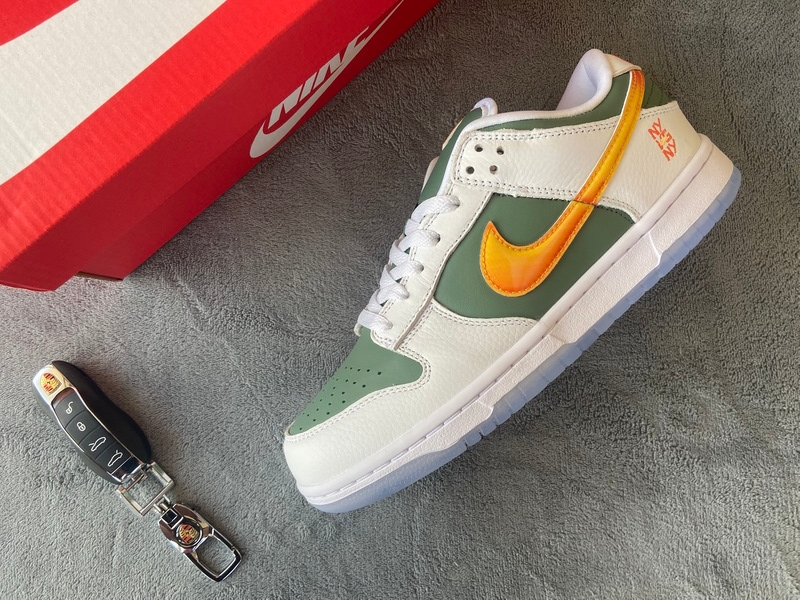 Nike Dunk Low NY vs NY  DN2489-300