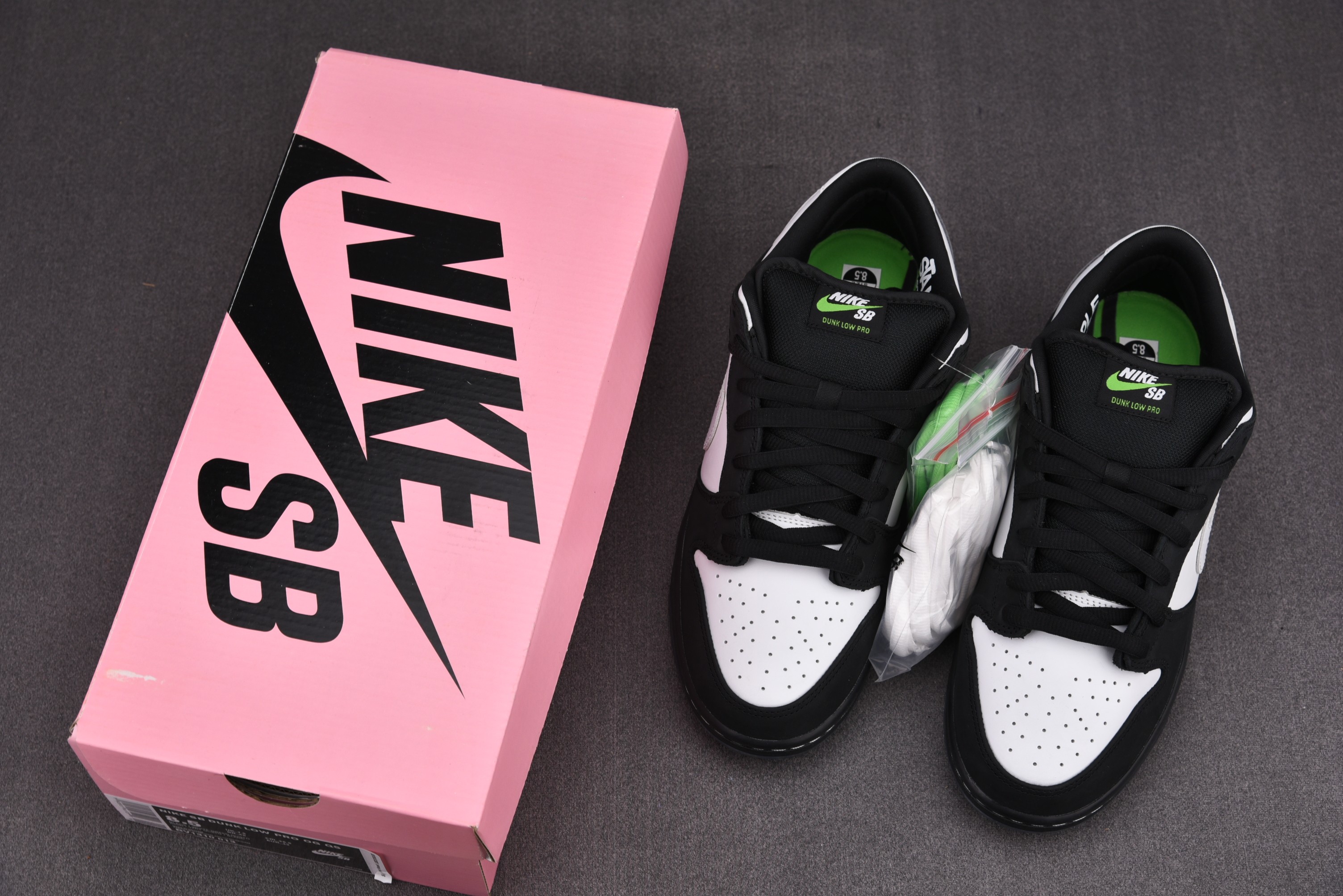 M Batch  Staple x Nike SB Dunk Low “Panda Pigeon”   BV1310-013