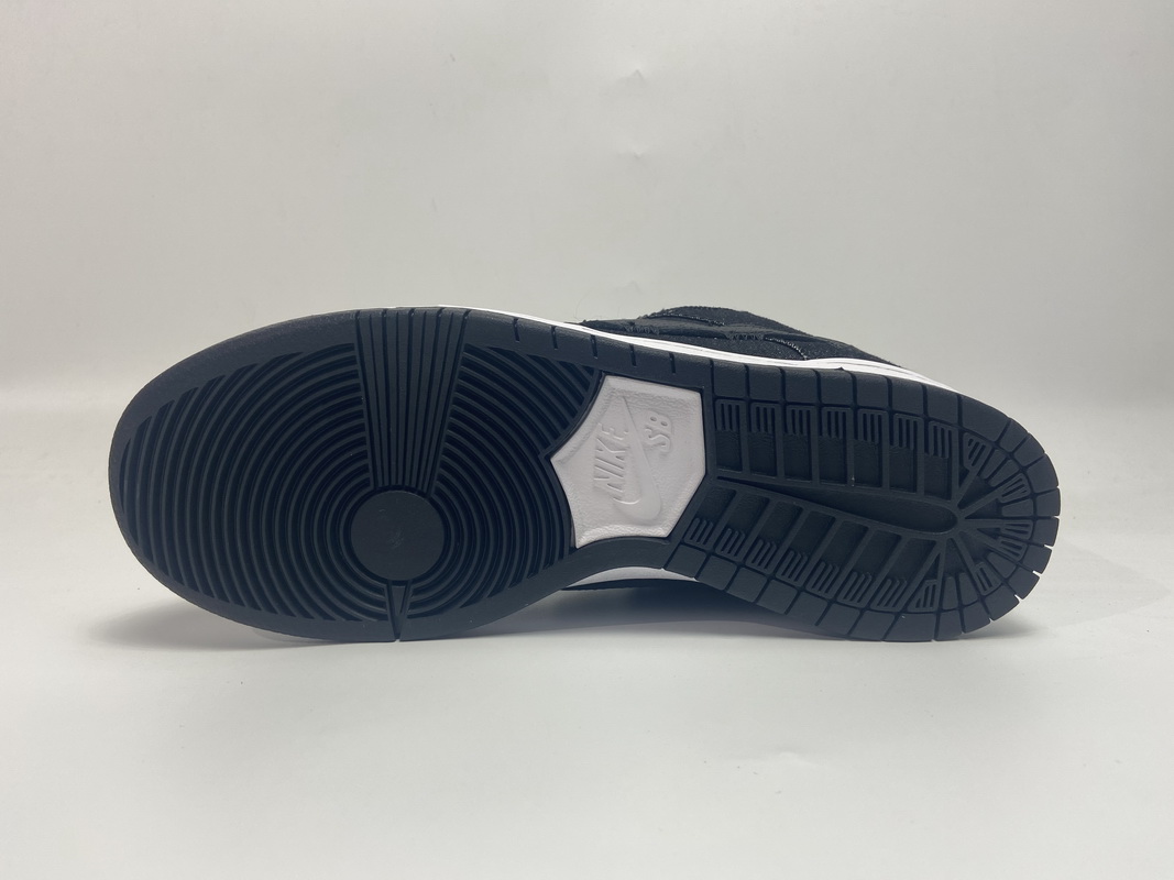 Verdy X Nike SB Dunk Low Pro QS Wasted Youth  DD8386-001
