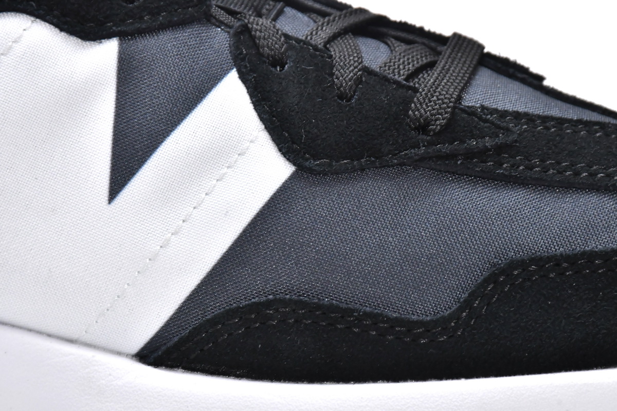N*w B*lance 327 Black & White   MS327CPG