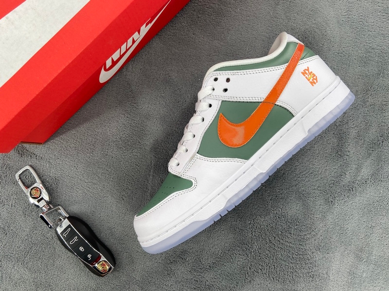 Nike Dunk Low NY vs NY  DN2489-300