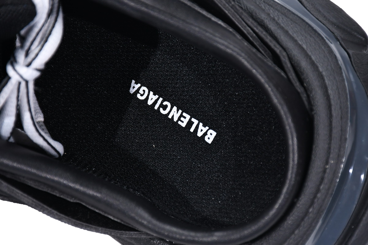 Ba***ci*ga Track Black  653813 W3CP3 1000