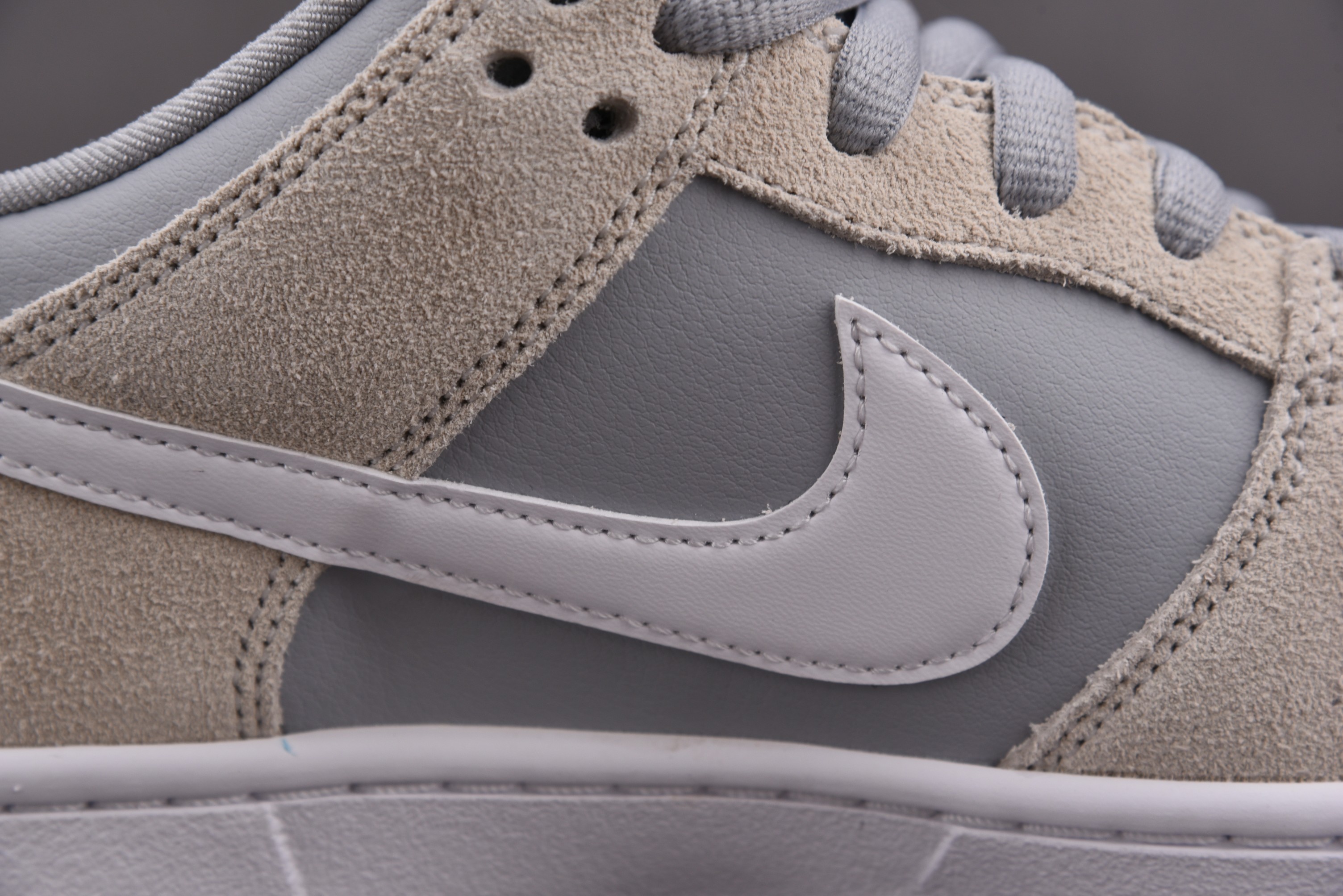 M Batch  Nike SB Dunk Low TRD “Summit White”  AR0778-110