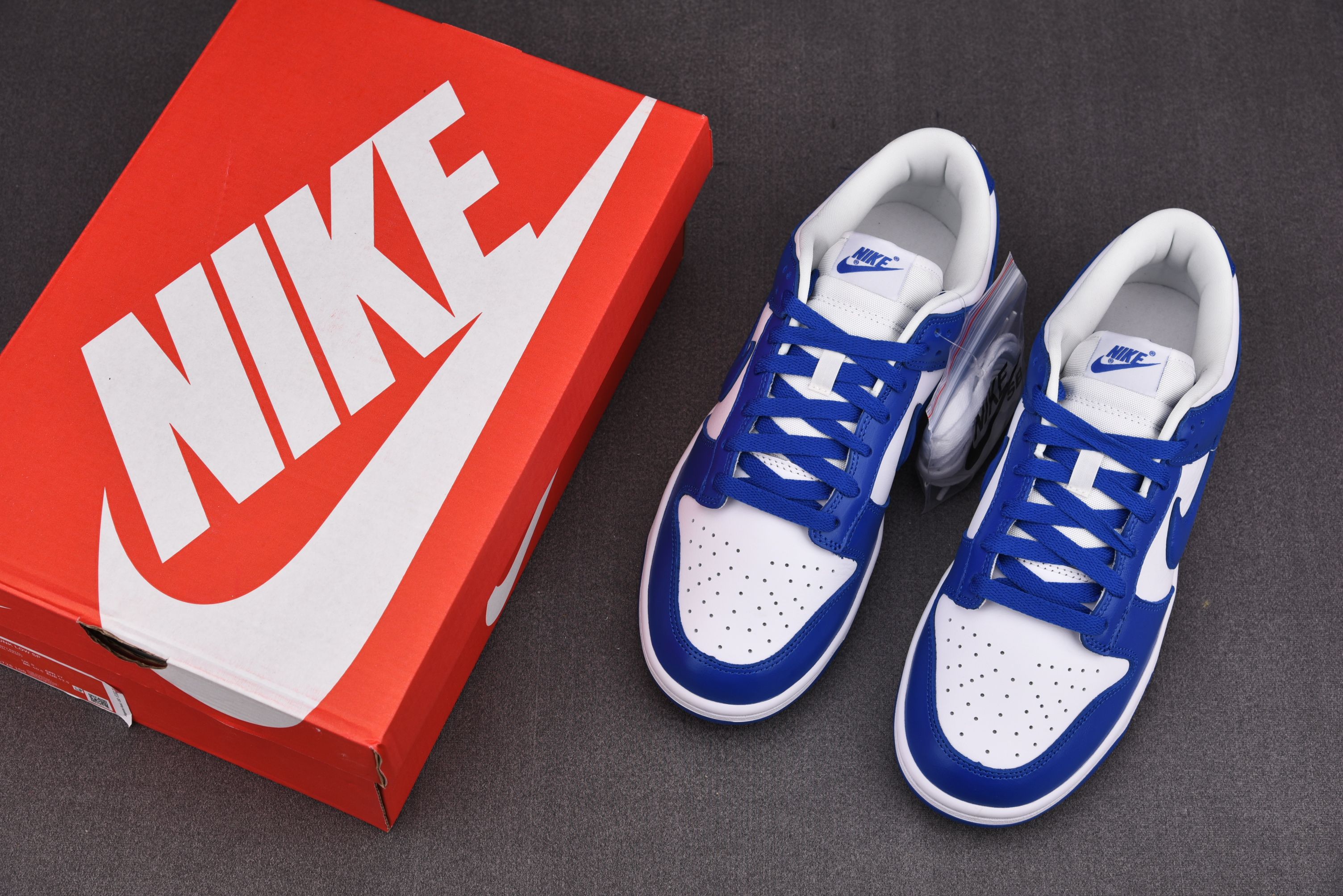 M Batch  Nike Dunk Low SP Low SP “Kentucky”  CU1726-100