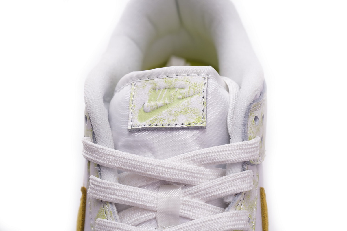 Nike Dunk Low Yellow Strike   DM9467-700