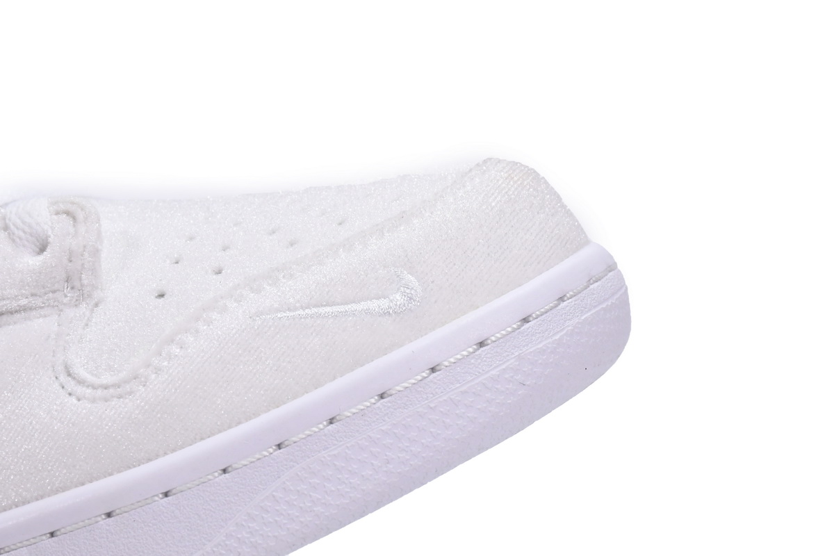 Dover Street Market x Nike Dunk Low Triple White   DH2686-100