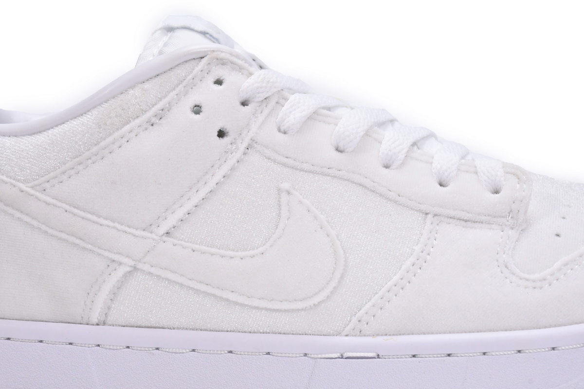 Dover Street Market x Nike Dunk Low Triple White   DH2686-100