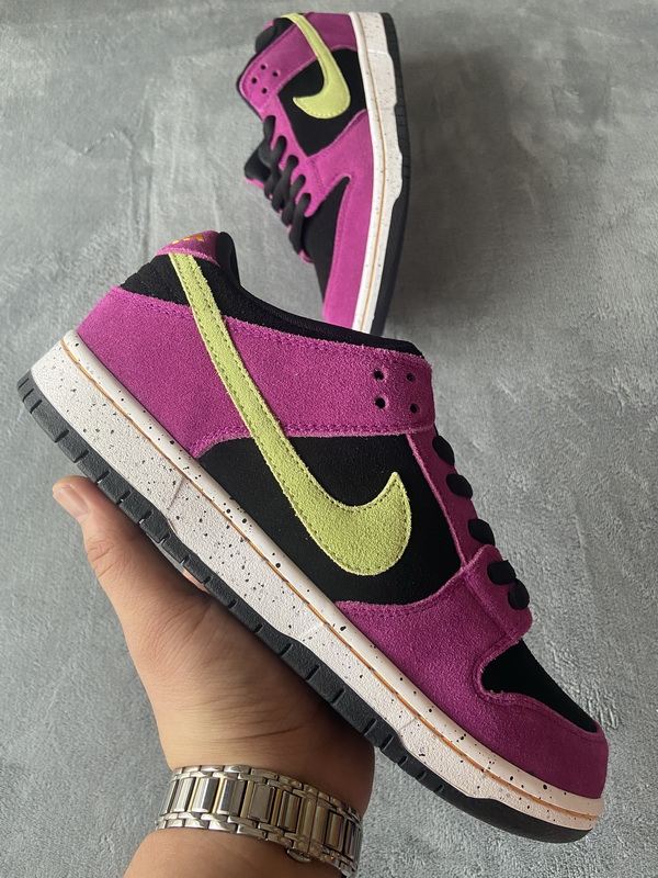 Nike SB Dunk Low ACG Terra Red Plum  BQ6817-501