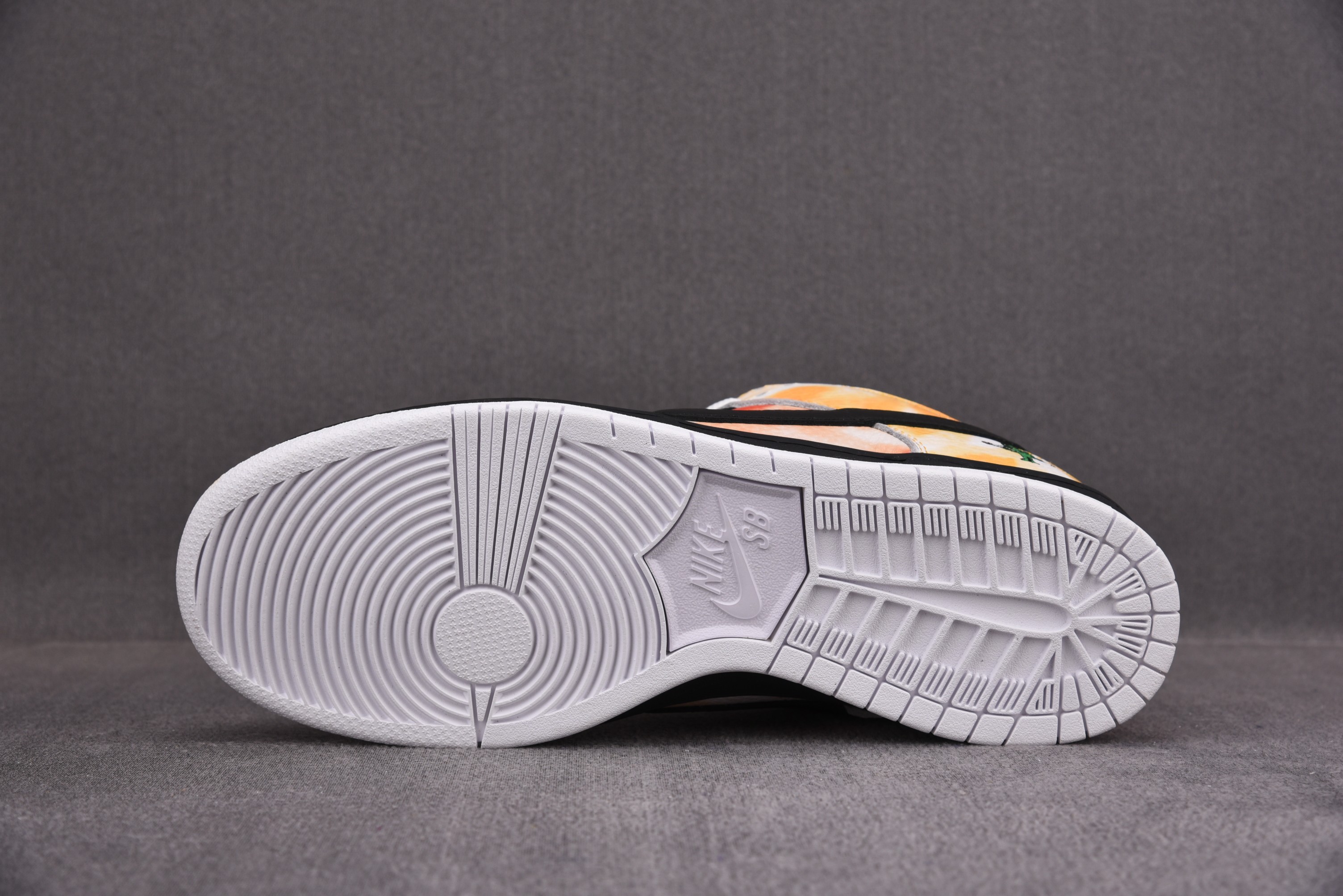 M Batch -SB Dunk Low Raygun   BQ6832-001
