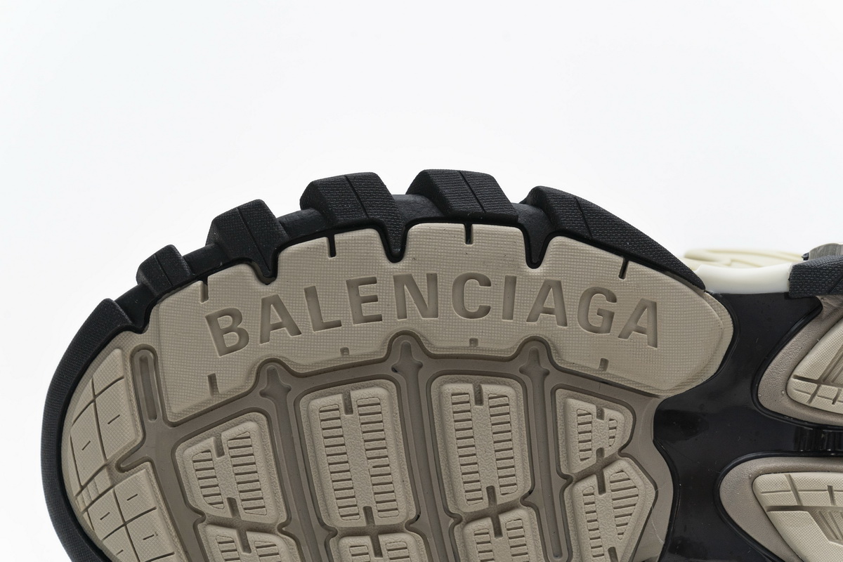 Ba***ci*ga Track 2 Sneaker Champagne Black   570391 W2GN9 2009