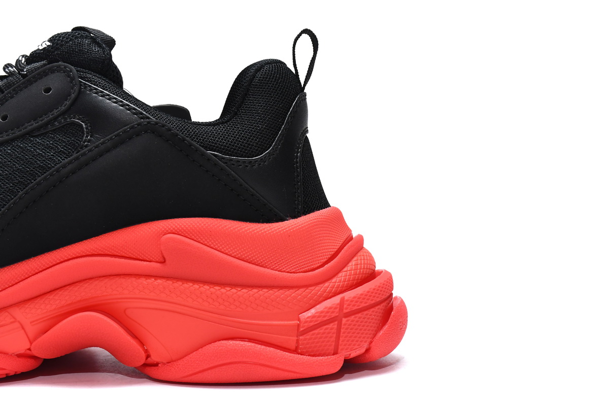Ba***ci*ga Triple S Black Dark Red   536737 W2FZ1 1060