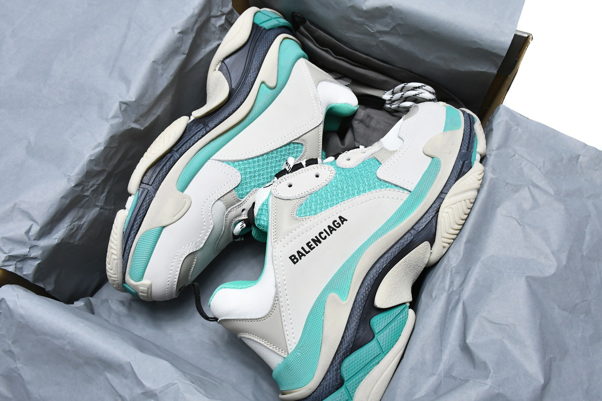Ba***ci*ga Triple S Mint Green   524039 W09E1 9878