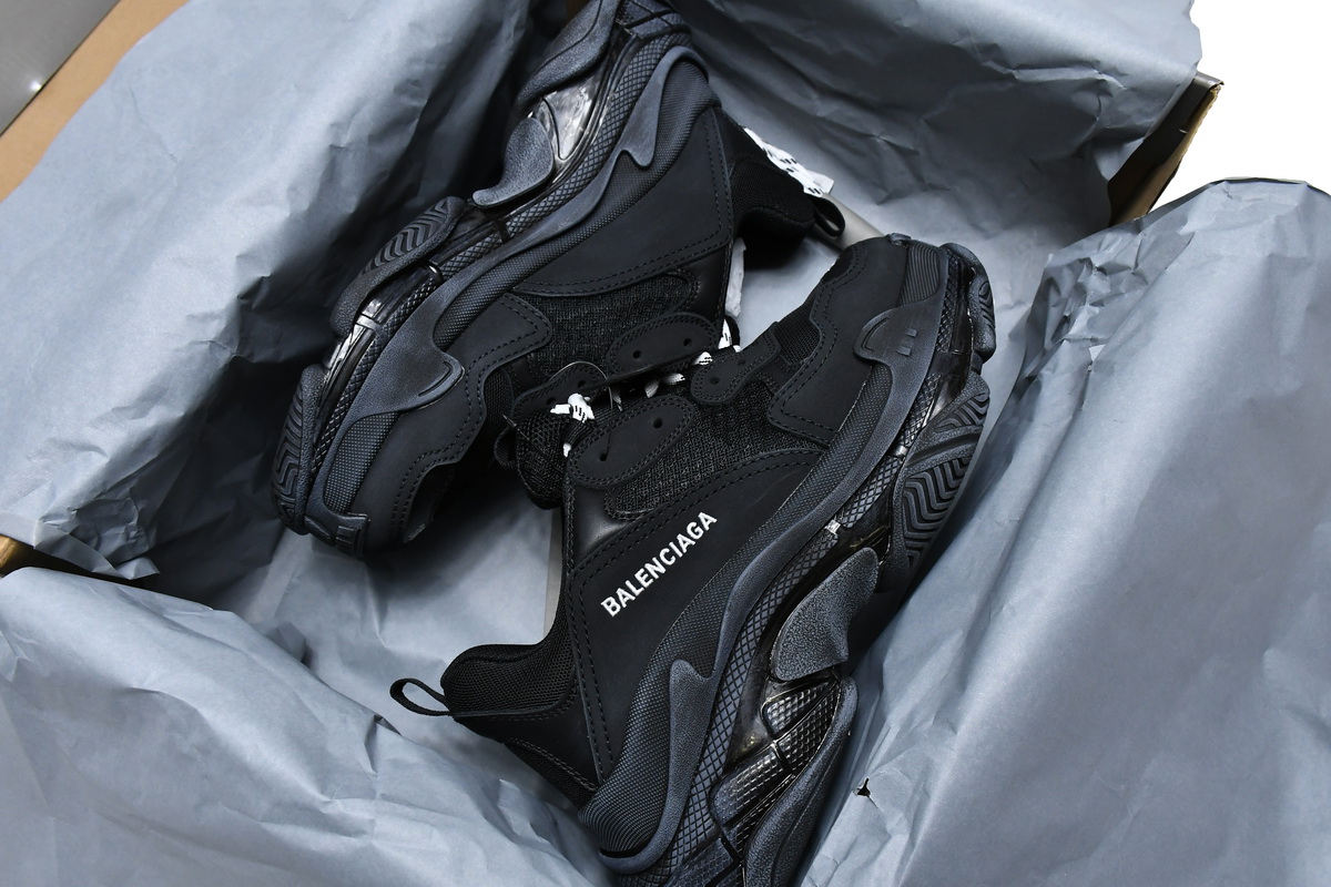Ba***ci*ga Triple S Black  541624 W09O1 1000
