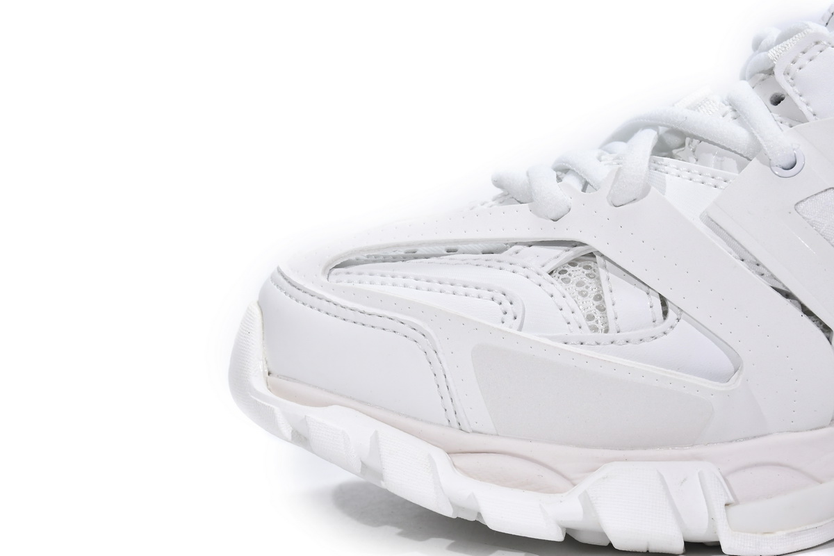 Ba***ci*ga Track White 653813 W3CP3 900