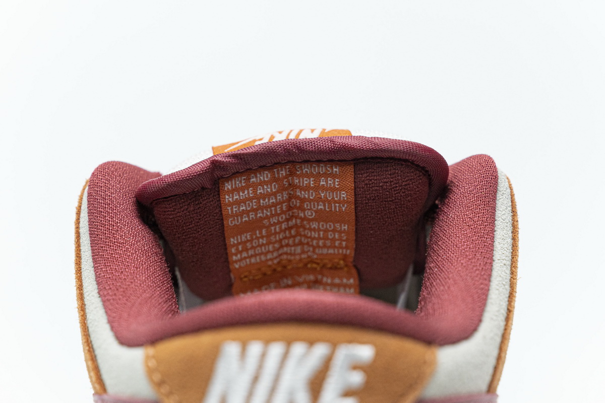 BQ6817-202  Nike SB Dunk Low Pro Dark Russet Cedar   BQ6817-202