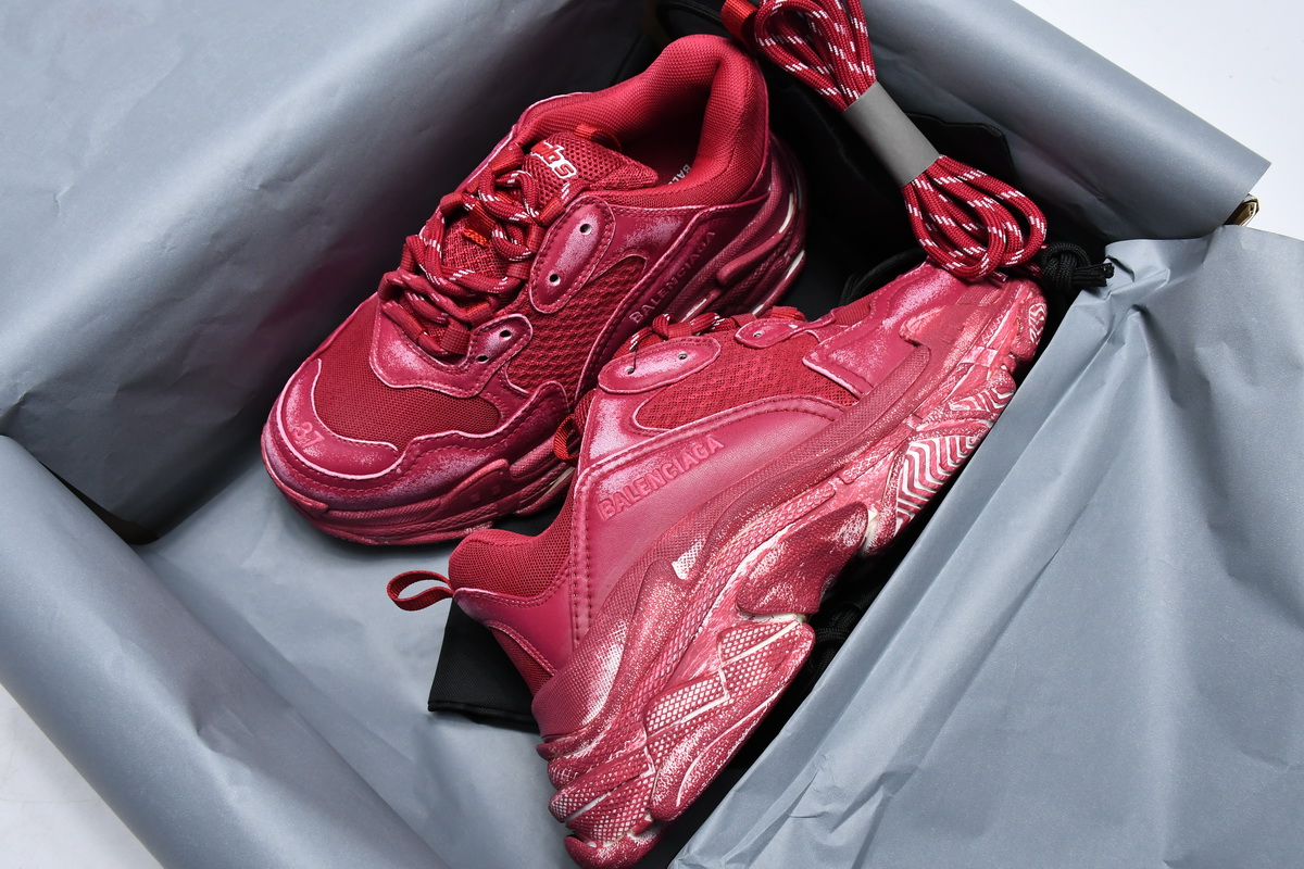Ba***ci*ga Triple S Red  524039 W3CN3 6000